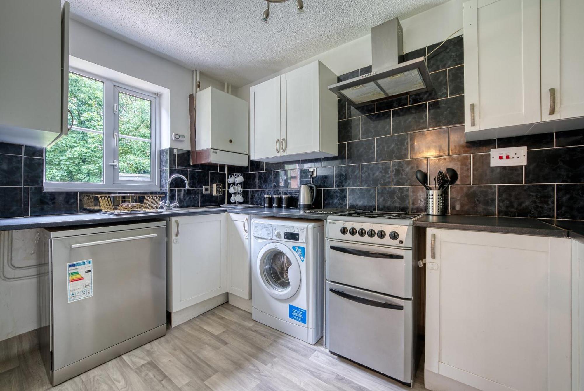 Capri 13 Sa - 3 Bed House, Close To Loughborough University & M1 Motorway, Free Wifi, Big Garden, Ample Parking- Ask For Contractor Rates! מראה חיצוני תמונה
