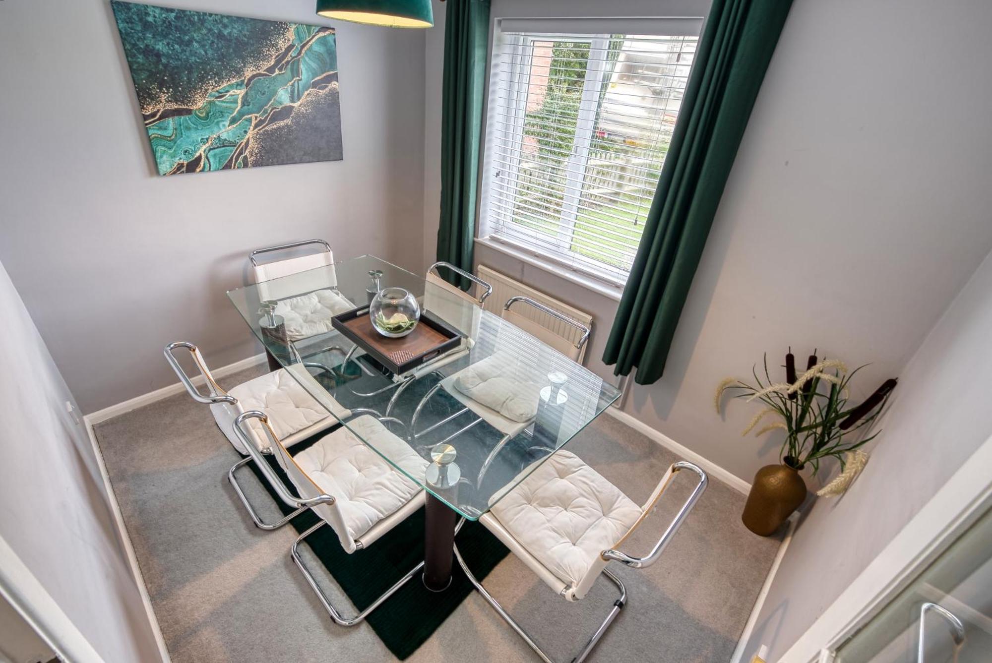 Capri 13 Sa - 3 Bed House, Close To Loughborough University & M1 Motorway, Free Wifi, Big Garden, Ample Parking- Ask For Contractor Rates! מראה חיצוני תמונה