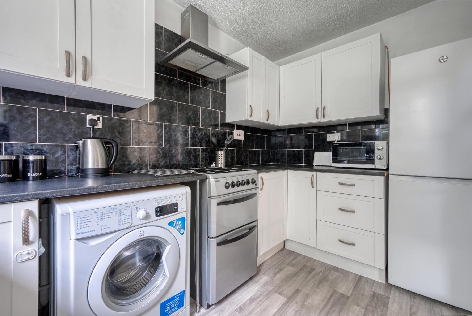 Capri 13 Sa - 3 Bed House, Close To Loughborough University & M1 Motorway, Free Wifi, Big Garden, Ample Parking- Ask For Contractor Rates! מראה חיצוני תמונה